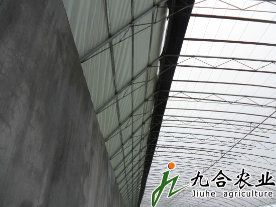 砖墙体日光温室