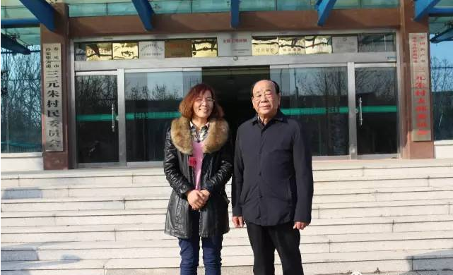 学员和王乐义的合影
